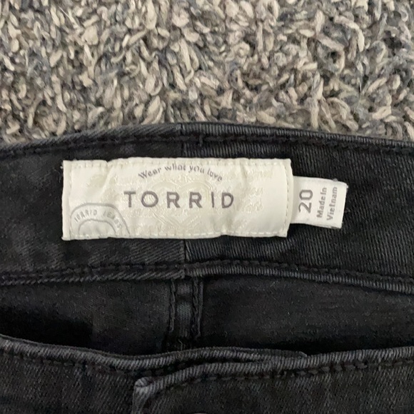 Plus Size Shorts - Picture 6 of 6